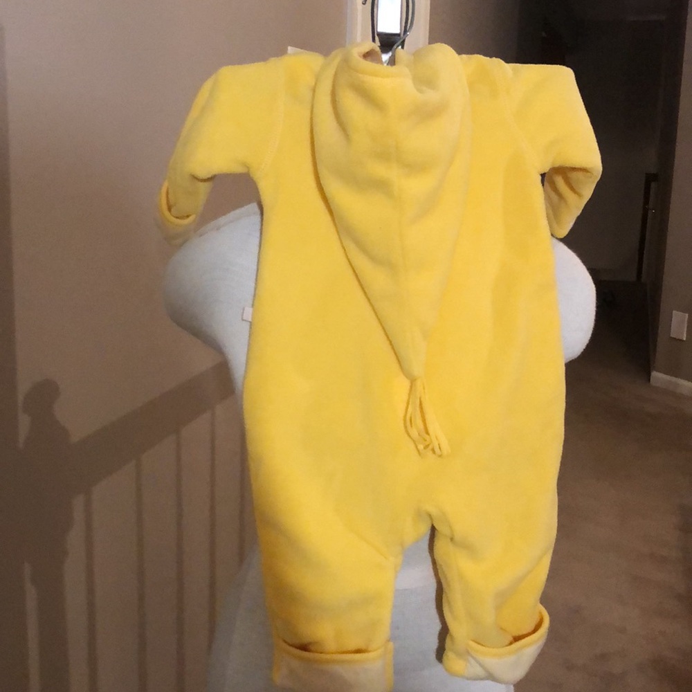 Oshkosh 6/9 month overall coat with hood Pre-loved - Picture 3 of 6